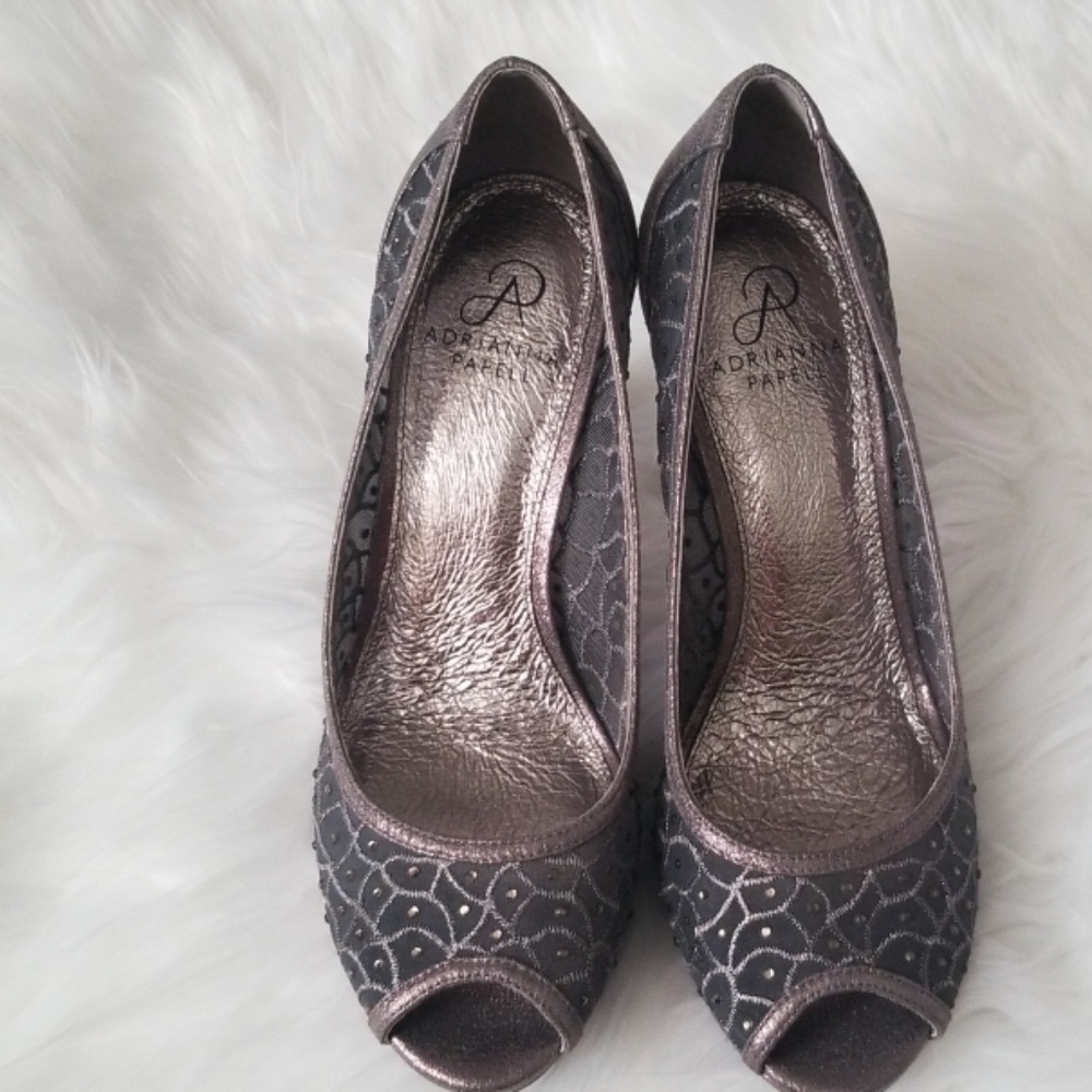 ADRIANNA PAPELL PUMPS (New)